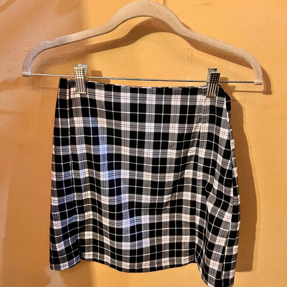 NEW Without Tags, J Galt Black and White Plaid Skirt, Size Small